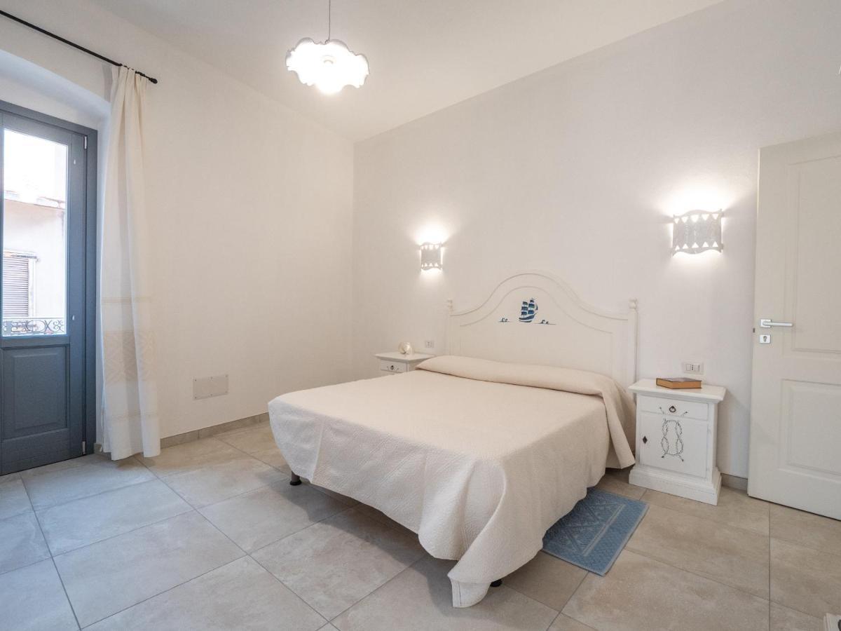 Affittacamere Solki SantʼAntìoco Buitenkant foto