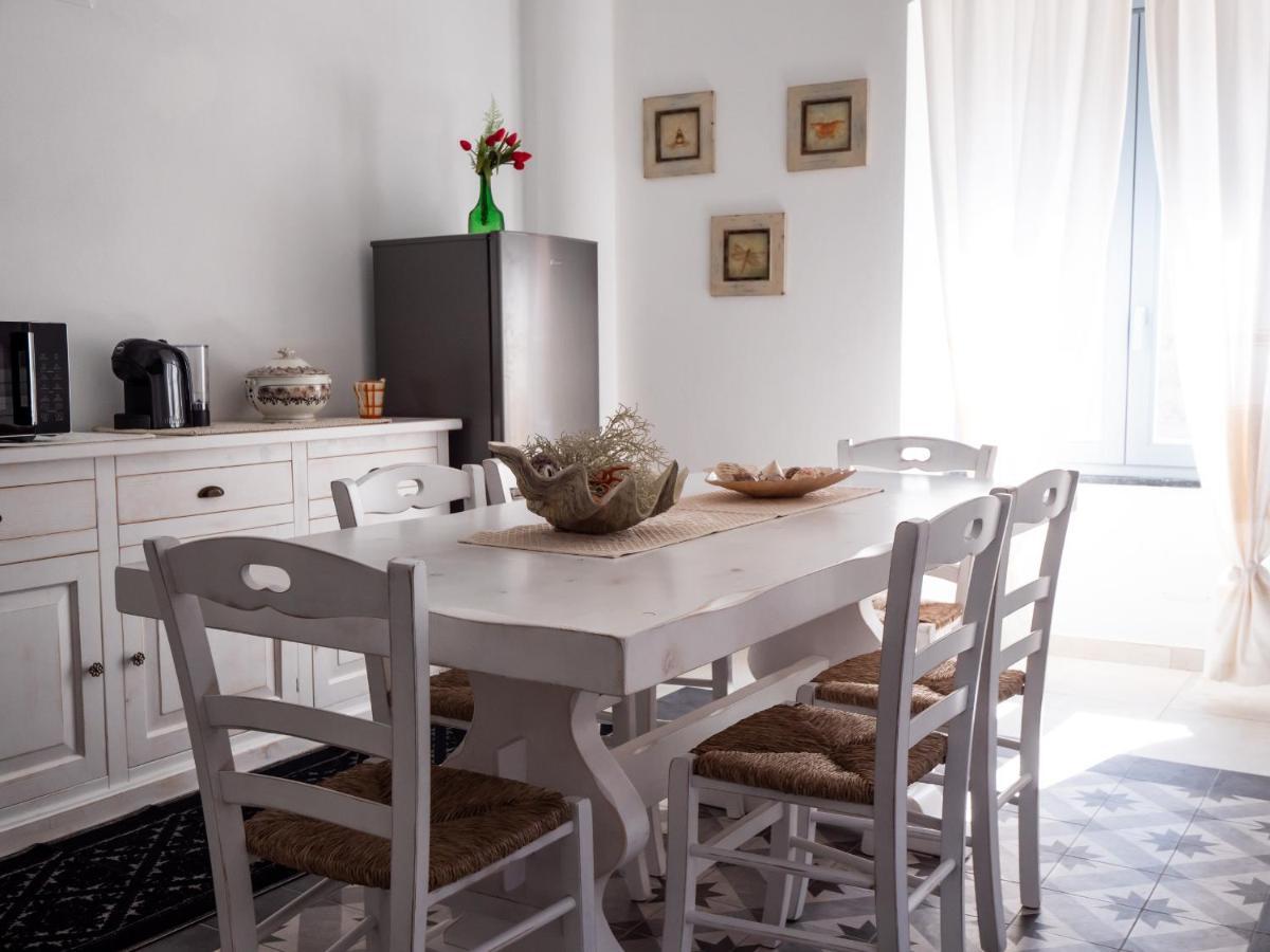 Affittacamere Solki SantʼAntìoco Buitenkant foto