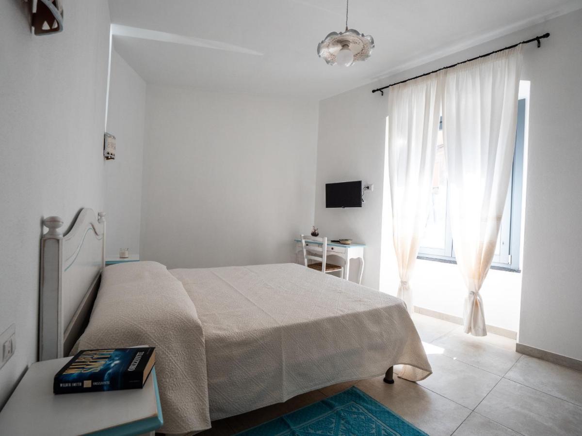 Affittacamere Solki SantʼAntìoco Buitenkant foto